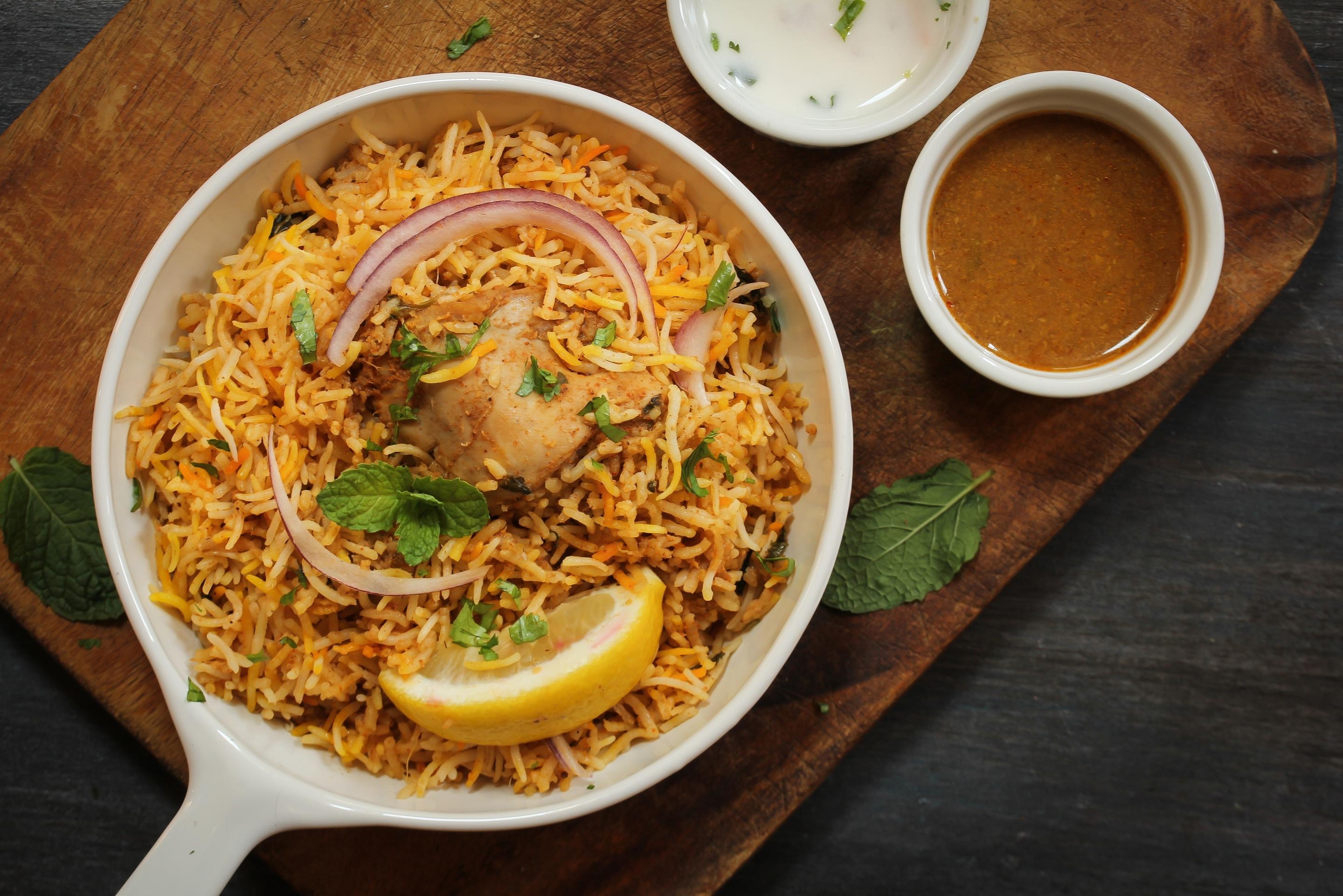 Capital O Sri Navya Grand Near Nexus Hyderabad Hotell Exteriör bild