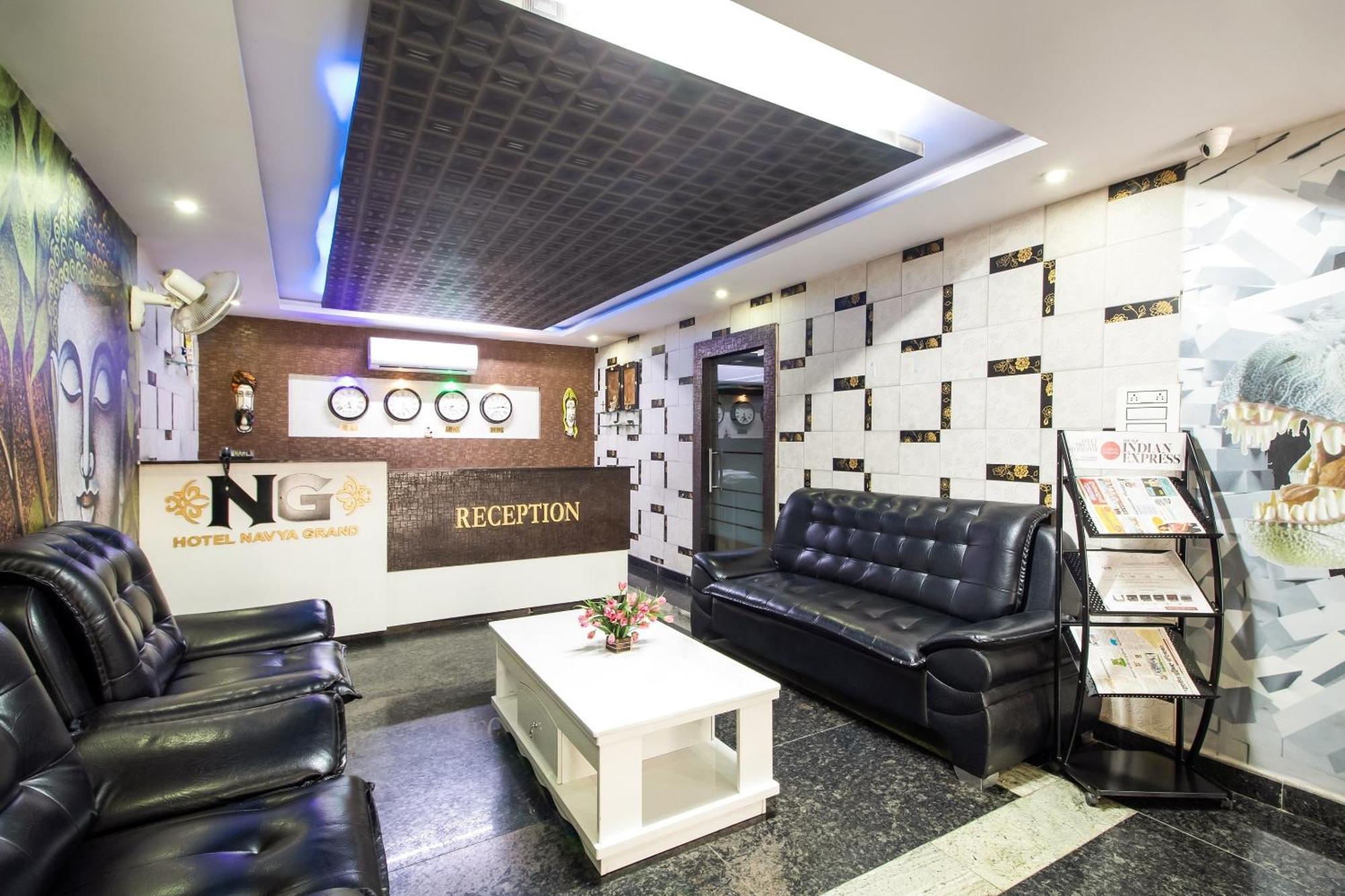 Capital O Sri Navya Grand Near Nexus Hyderabad Hotell Exteriör bild